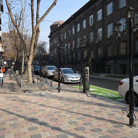 A&X Hostel And Tours Yerevan Luaran gambar